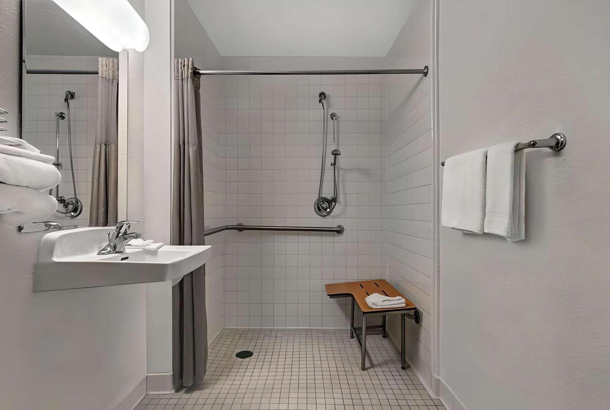 Park Inn By Radisson, San Jose Bagian luar foto