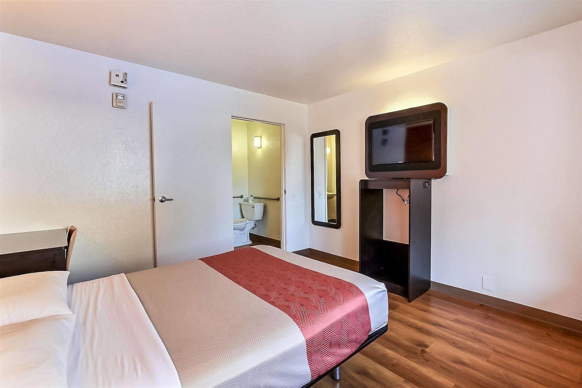 Park Inn By Radisson, San Jose Bagian luar foto
